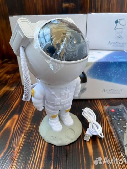 Ночник проектор космонавт