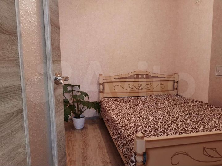 2-к. квартира, 80 м², 1/10 эт.