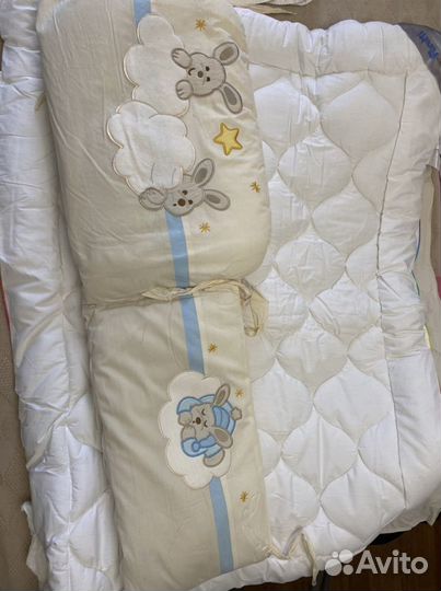 Бортик и постельное белье в детскую кроватку