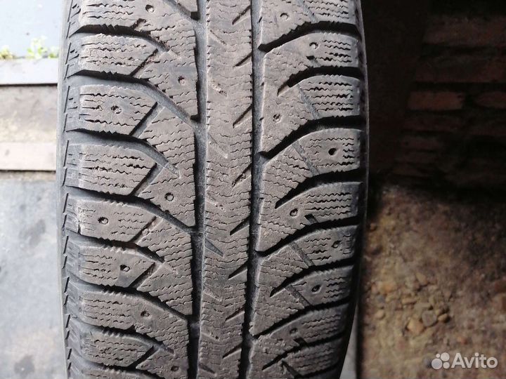 Bridgestone Ice Cruiser 7000 225/65 R17