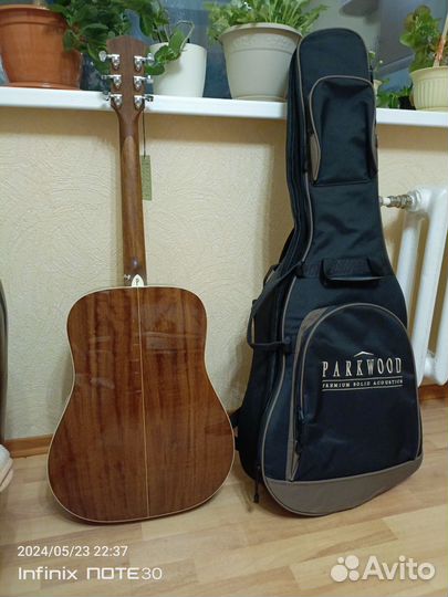 Продажа акустической гитары массив Parkwood s61