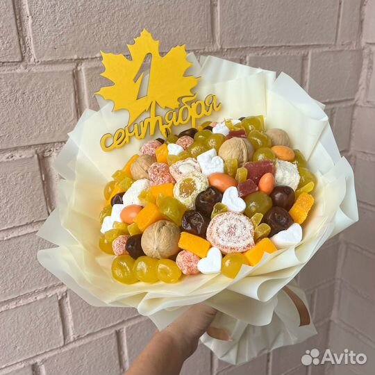 Букет из орехов и сухофруктов