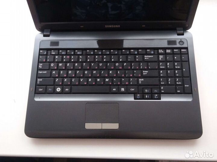 Samsung R525