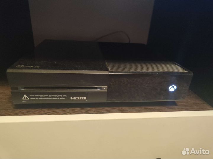 Игровая приставка Xbox one 500 gb