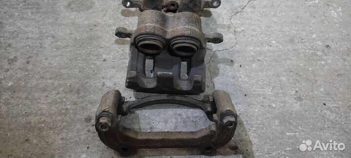 Hyundai Santa Fe Суппорт передний левый