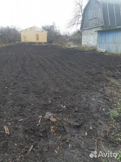 Вспашка земли професиональным мотоблоком, газон