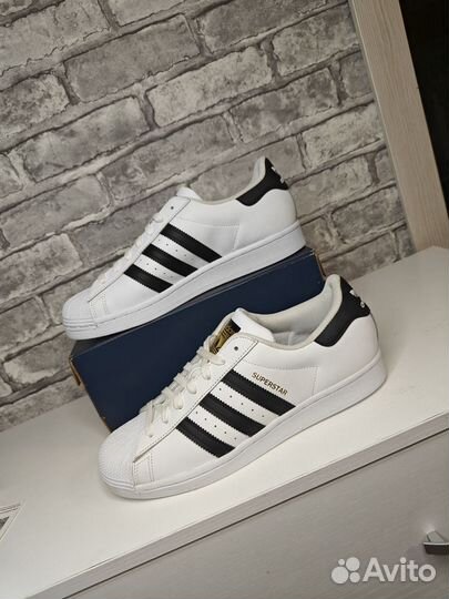 Кроссовки adidas Superstar