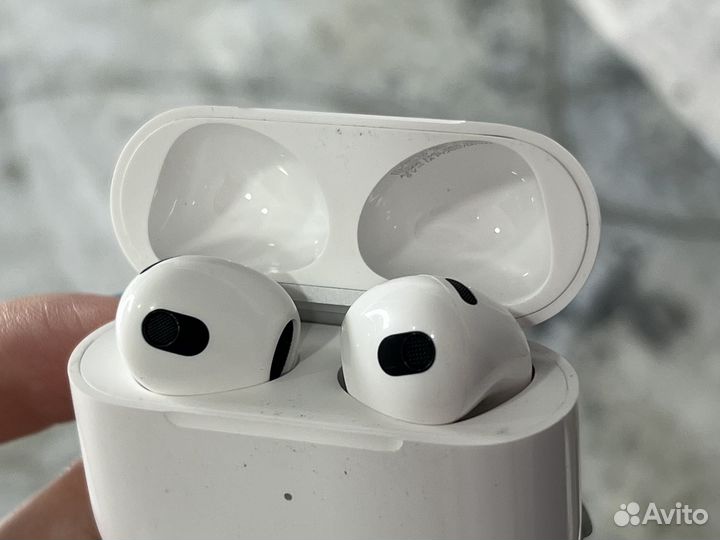 AirPods (3-го поколения) MagSafe