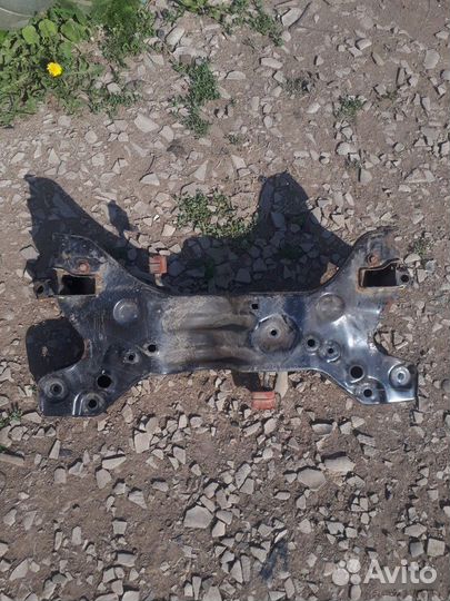 Подрамник двигателя Фольцваген Поло