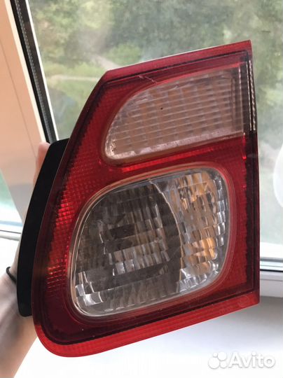 Nissan almera n16 задний фонарь