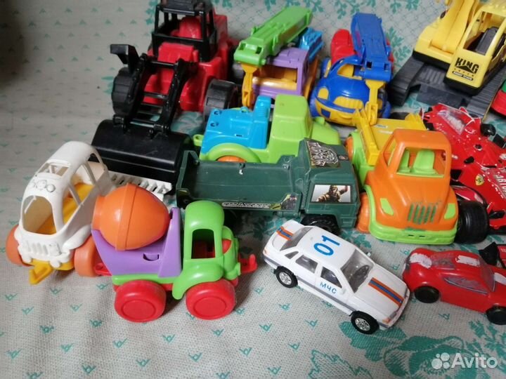 Машинки игрушечные