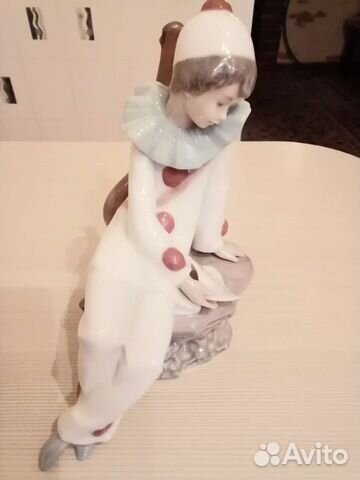 Статуэтка фарфор