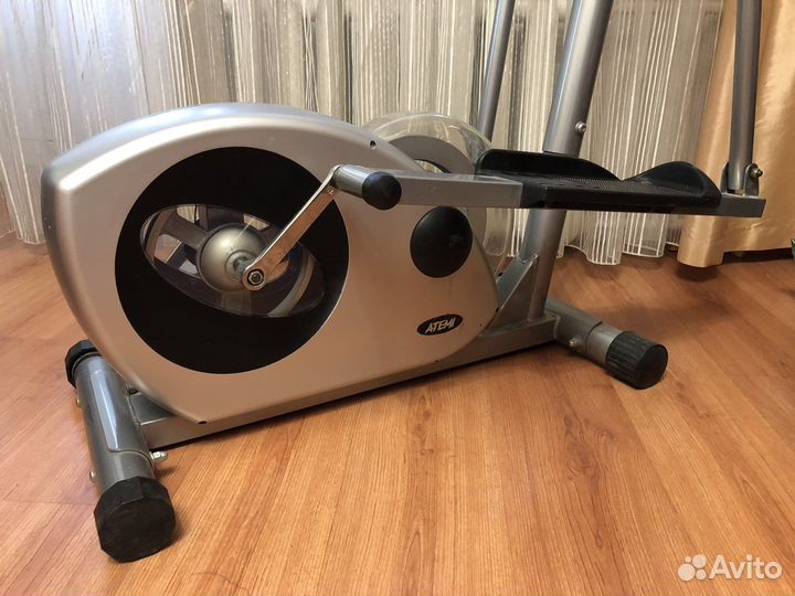 Эллиптический тренажер atemi