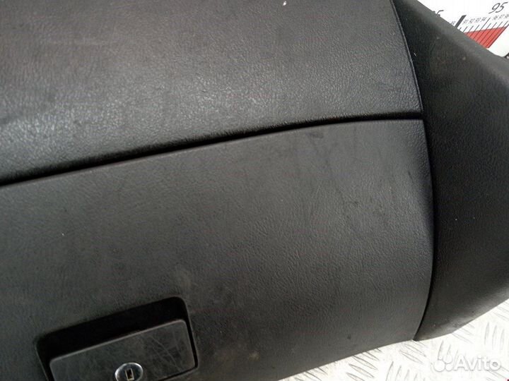 Бардачок (вещевой ящик) для Volkswagen Golf 4