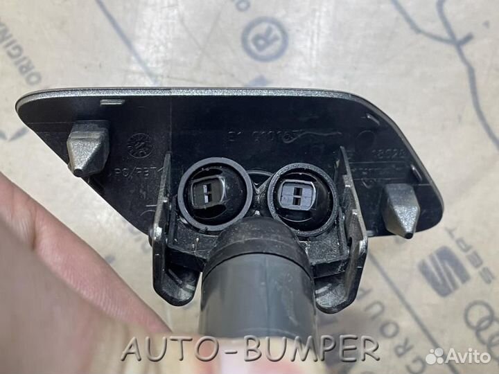 VW Tiguan 2017- Форсунка омывателя фары левая