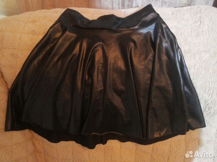 Черная мини юбка