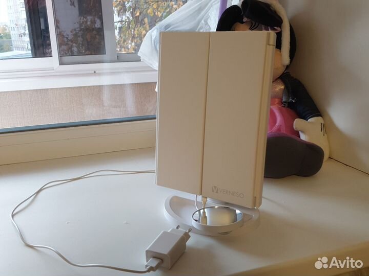 Зеркало с подсветкой настольное