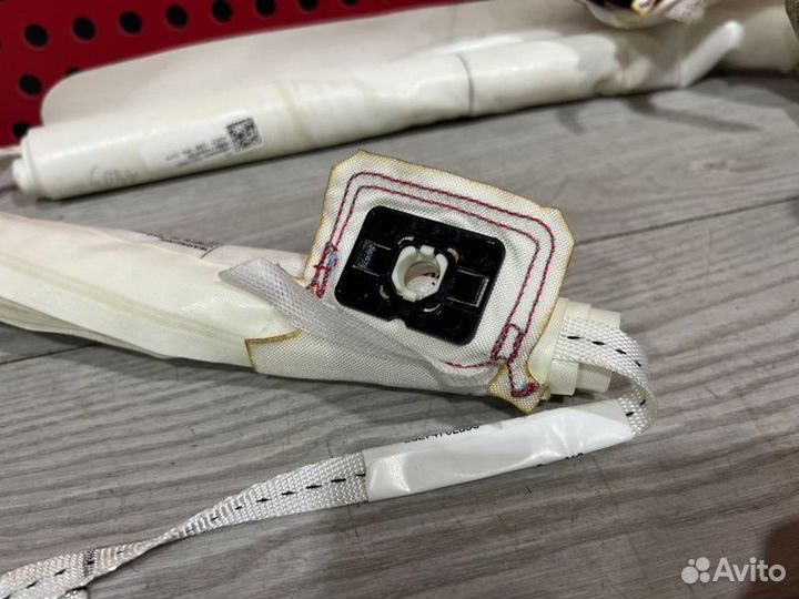 Подушка безопасности боковая (шторка)