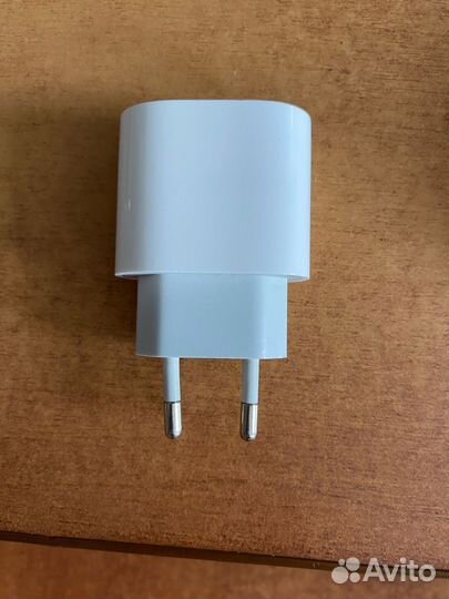 Зарядное устройство для iPhone