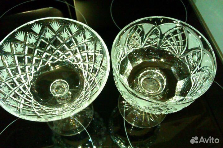 Хрустальные вазы конфетницы, на ножках