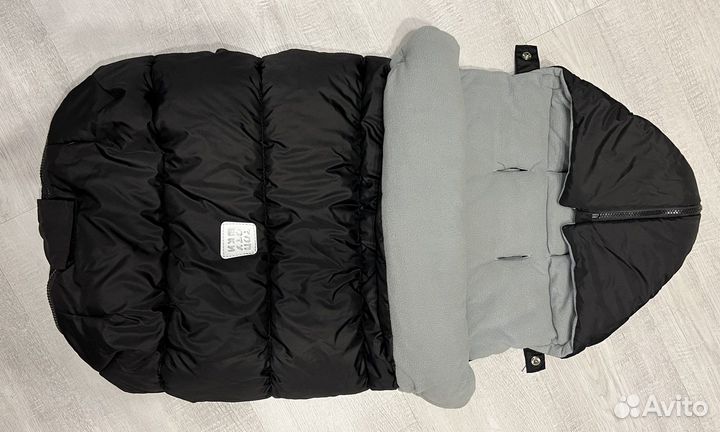 Зимний конверт в коляску с варежками