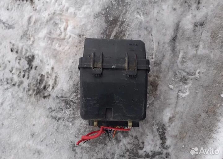 Блок предохранителей Ford Mondeo 1