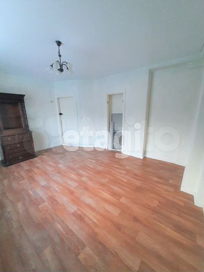 Комната 17 м² в 3-к., 4/4 эт.