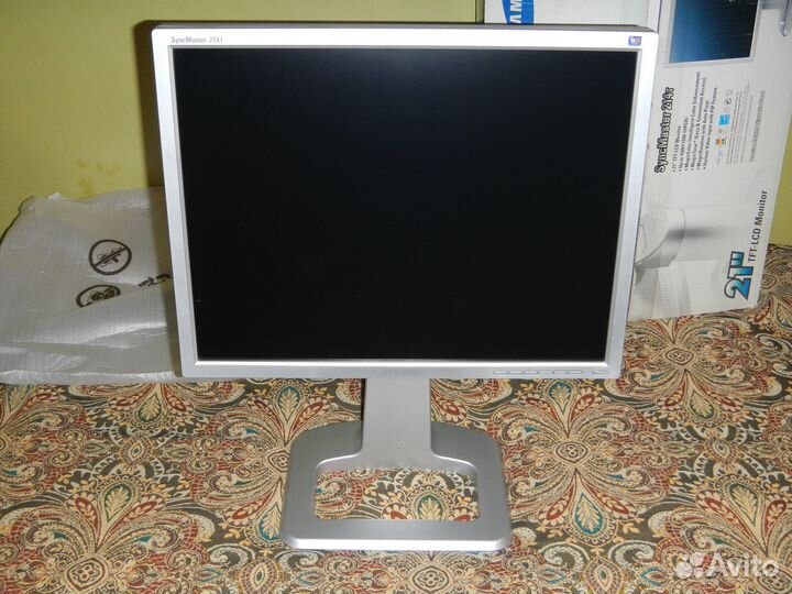 LCD монитор 21