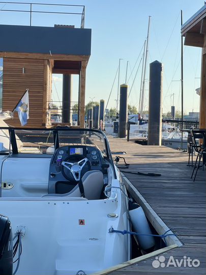 Аренда прокат катера яхты прогулки в Казани