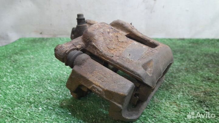 Суппорт передний правый Citroen C4 5D 1.6 110