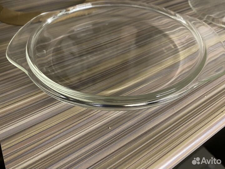 Кастрюля с крышкой