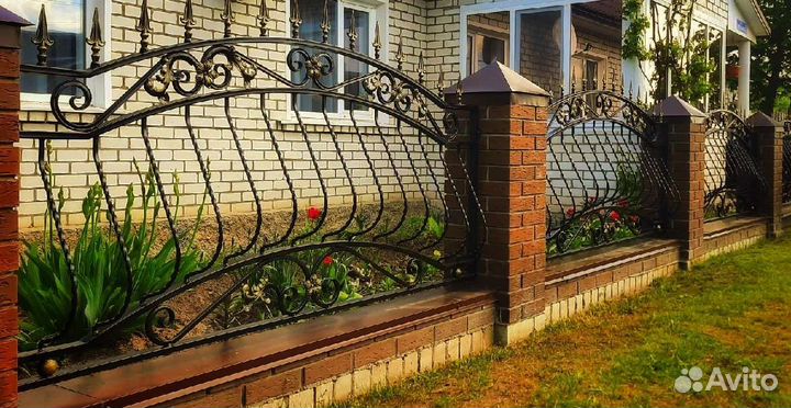 Забор кованый полисадник