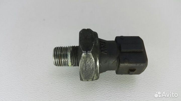 Датчик давления масла Land Rover Discovery 2 TD5