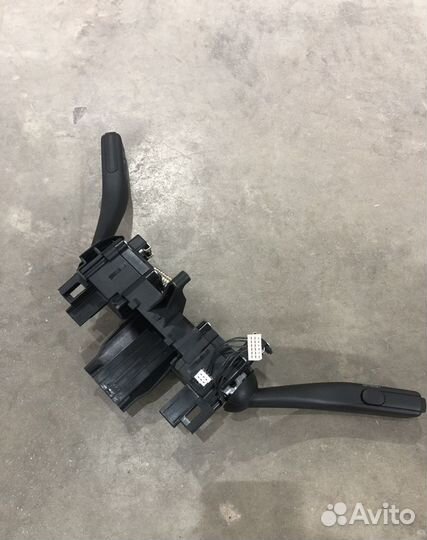 Переключатель подрулевой VAG Skoda Octavia A5 (1Z)