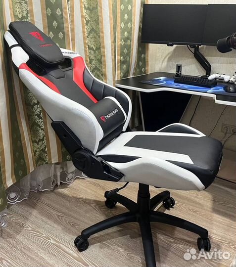 Игровое геймерское кресло Thunder X3 Идеал
