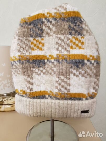 Женская шапка Finn Flare