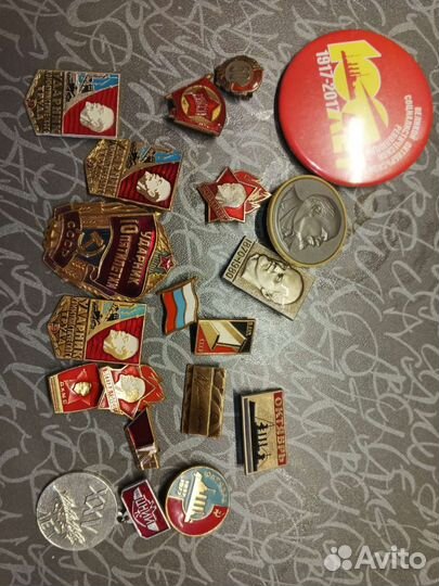 Значки СССР и настольные медали