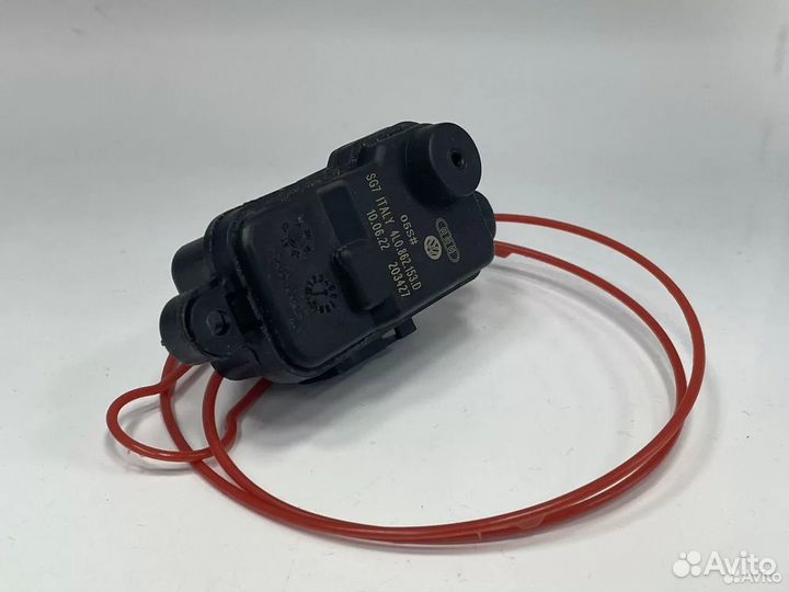 VAG 4L0862153D Замок лючка бензобака Audi