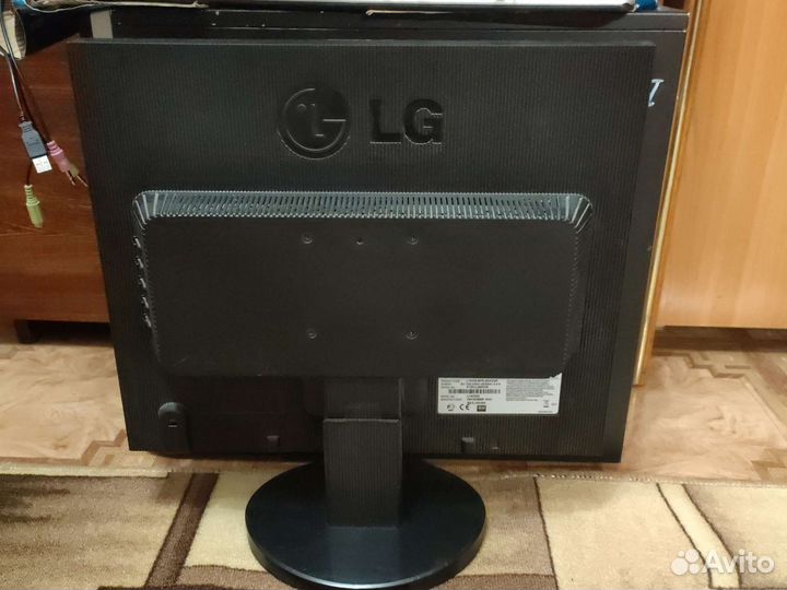 Монитор LG flatron L1933S