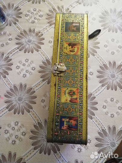 Жестенная коробка из под конфет