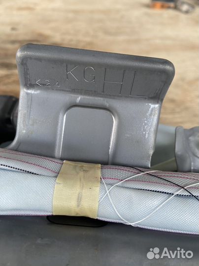 Шторка безопасности левая Toyota Auris e150