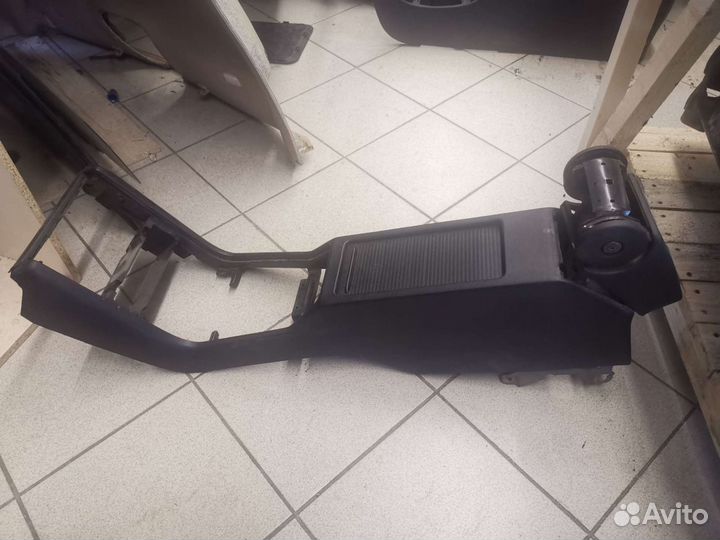 Подлокотник Mercedes w140
