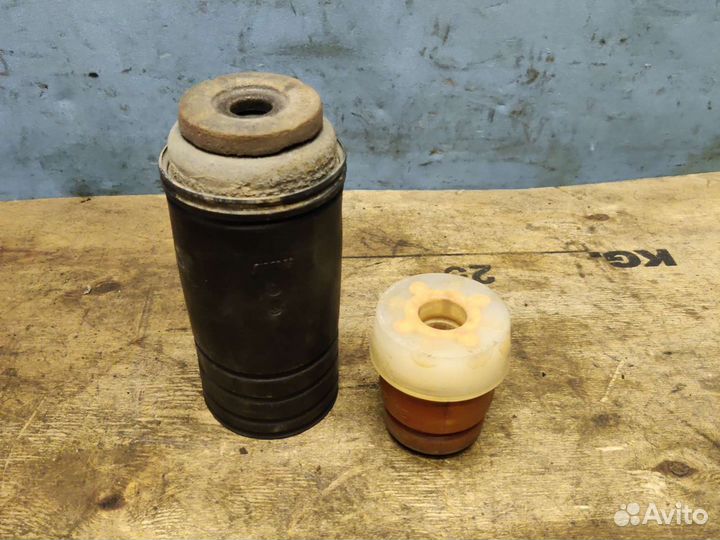 Отбойник пыльник переднего амортизатора BMW X5 E70