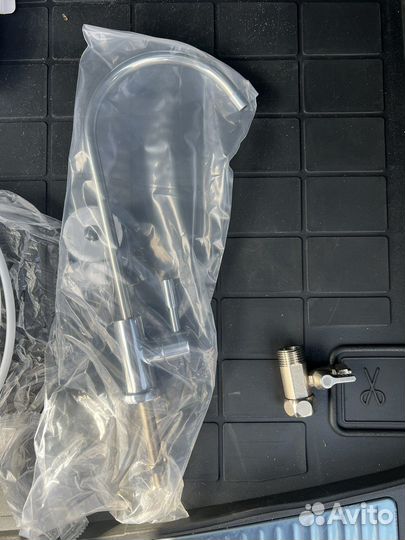 Смеситель для кухни новый