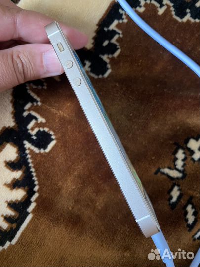 Телефон iPhone 5s