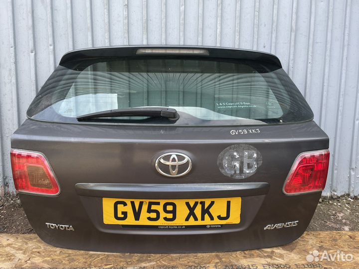 Крышка багажника toyota avensis 2012-2015