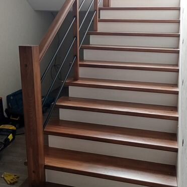 Обшивка бетонной лестницы деревом под ключ