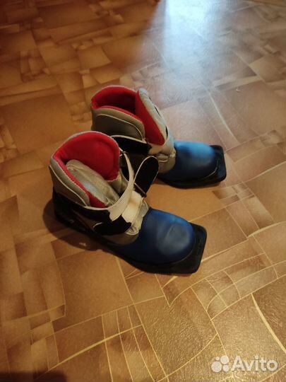 Лыжные ботинки детские 34 размер