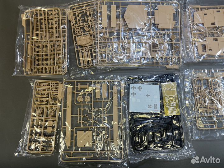 Сборная модель A7V tank (krupp) & engine Meng