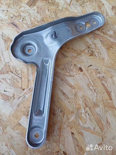 Кронштейн подрамника задний правый Bmw X7 G07